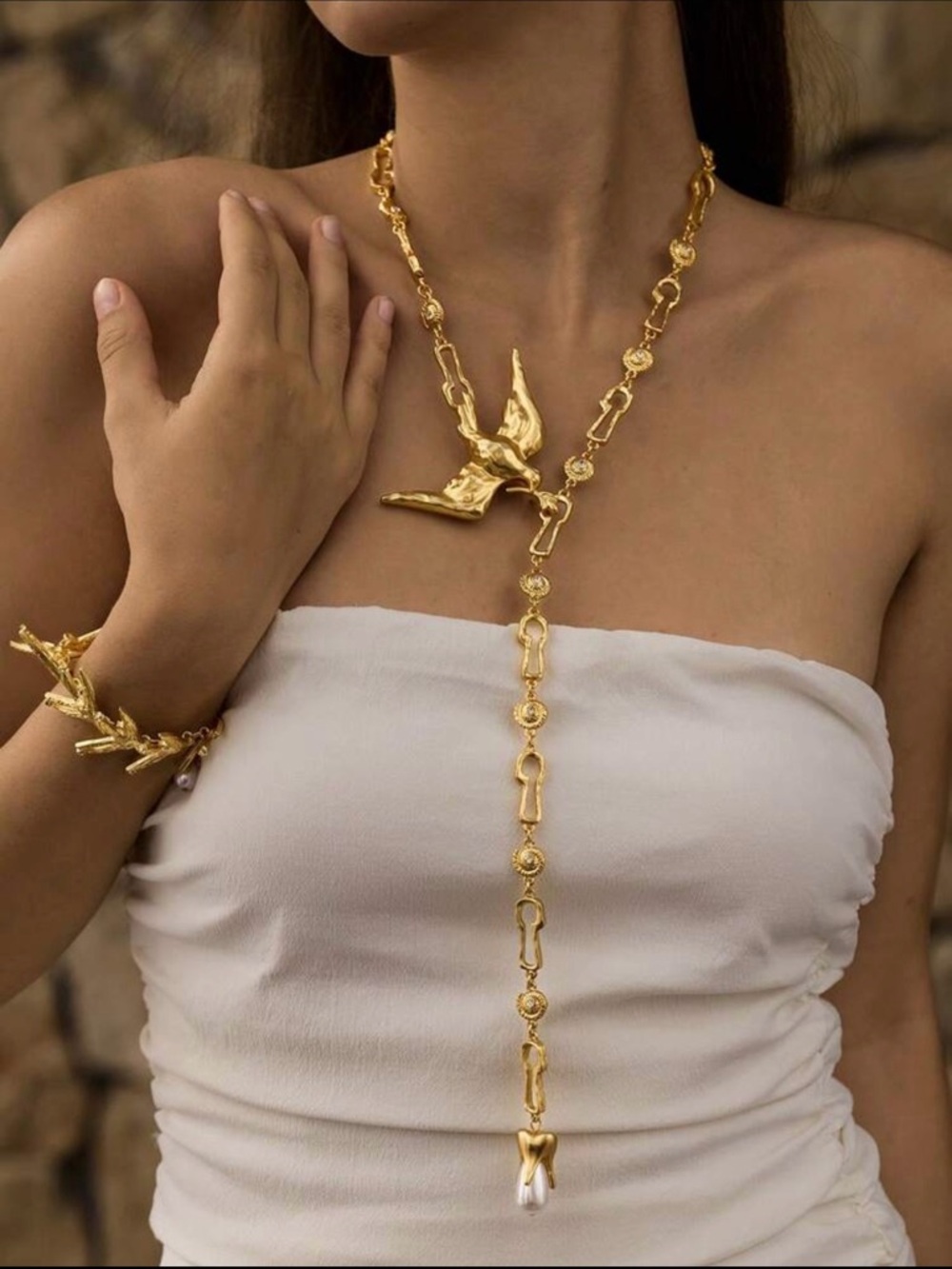 Schiaparelli Inspired Gold Bird Pendant Lariat Necklace!